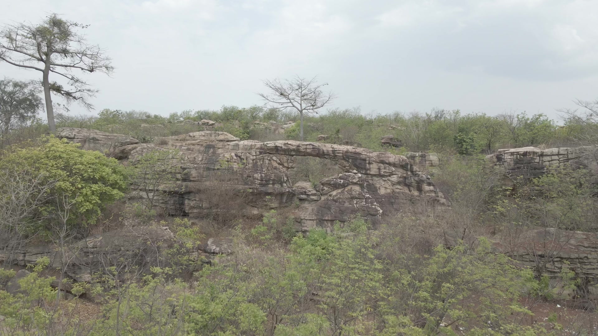 Sesiamang Rock Arc Structure Press In Shot